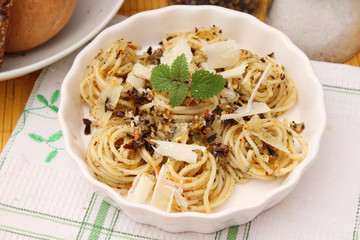 Nudeln mit Pesto