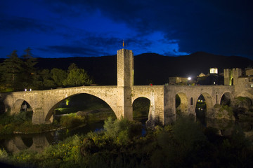 Puente de Besalu