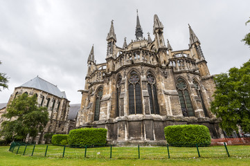 Fototapeta na wymiar Katedra w Reims - Na zewnątrz