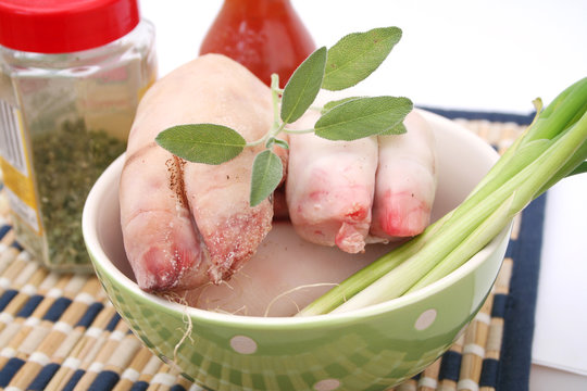 schweinef&uuml;sse