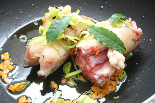 schweinef&uuml;sse