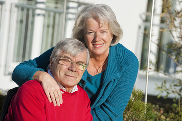 Happy senior couple - Glückliches Seniorenpaar