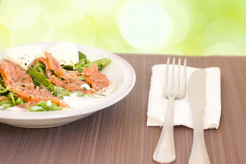 beetroot spinach and salmon healthy salad