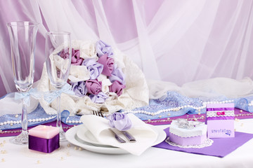Serving fabulous wedding table in purple color