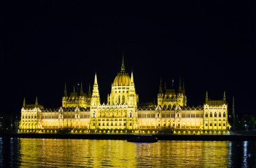 Fototapeta premium Hungarian Houses of Parliament in Budapest