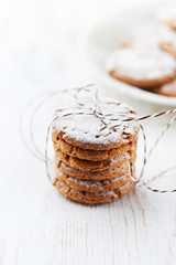 Crunchy cookies dusted with icing sugar