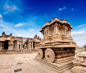 Stone chariot in Vittala temple. Hampi, Karnataka, India