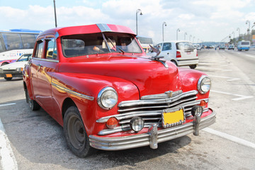Klassischer roter Plymouth in Havanna. Kuba.