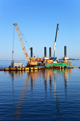 Floating dredging platform