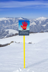 Avalanches sign warning