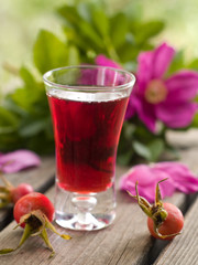 Rosehip liquor