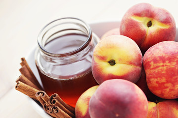 peaches with honey and cinnamon