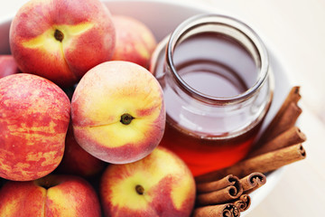 peaches with honey and cinnamon