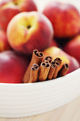 peaches with honey and cinnamon