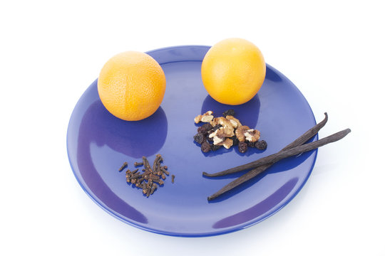 Vanilla sticks and oranges