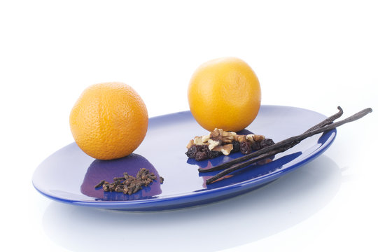 Vanilla sticks and oranges