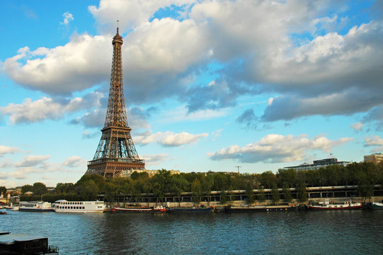 Vista della Tour Eiffel e della Senna, Parigi, Francia
