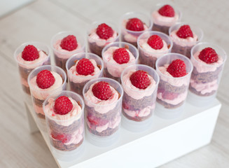 Push up cake pop with raspberry