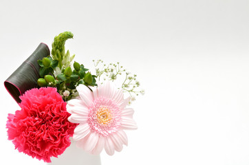 ガーベラとカーネーション　フラワーアレンジメント