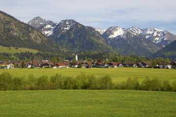 Fototapeta na wymiar Frühling w Oberstdorfie