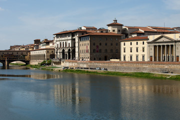 Fototapeta na wymiar Florencja - Galeria Uffizi, Ponte Vecchio.