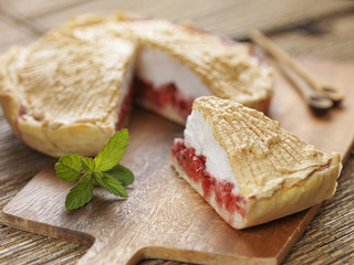 raspberry mousse dessert