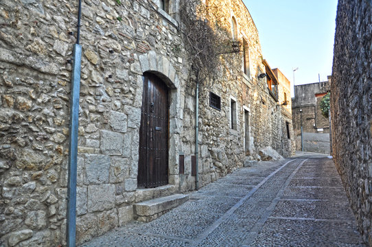 Casco hist&oacute;rico de Girona, calle empedrada