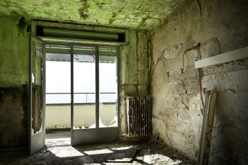 abandoned building, empty room with window