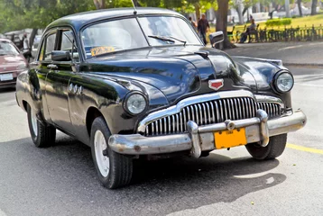 Fototapete Kubanische Oldtimer Klassisches amerikanisches Auto in Havanna.
