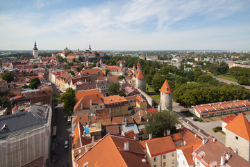 Fototapeta na wymiar Tallinn. Rodzaju na starym mieście z kościoła Oliviste