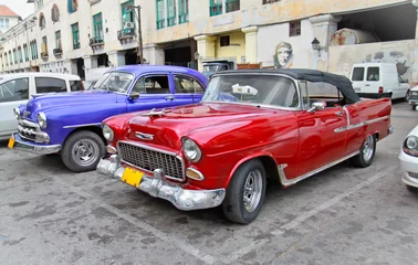 Peel and stick wall murals Cuban vintage cars Classic american cars in Havana.