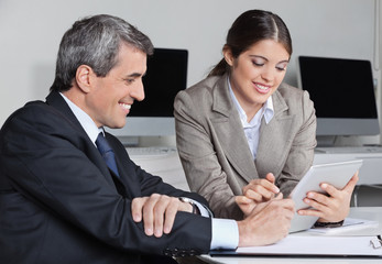 Fototapeta premium Terminplanung mit Tablet PC