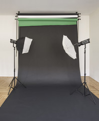 Empty Black Studio Droplet