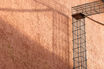 Drahtkonstruktion am Haus