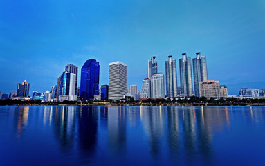 Fototapeta premium Twilight at Bangkok, Thailand