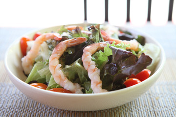 salad with shrimp