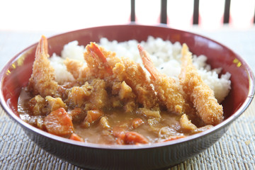 Curry rice with fried shrimp
