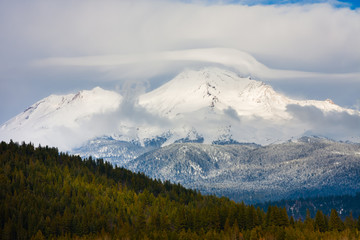 Fototapeta premium Mount Shasta in Northern California