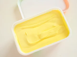 Foto op Plexiglas barquette de margarine,végétale © Patryssia