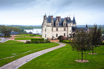 Fototapeta na wymiar Ścieżka do Zamek w Amboise w dolinie Loary, Francja