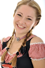 Portrait einer jungen Frau im Dirndl