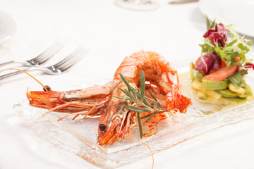 shrimps with salad