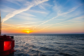 Navigation lamp and sea