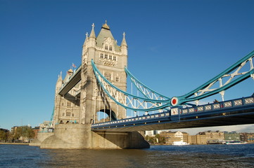 Fototapeta na wymiar Londres Tower Bridge
