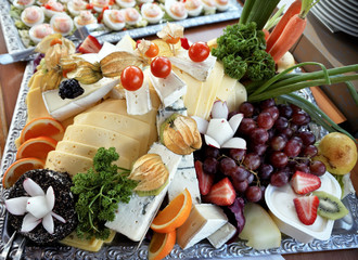 Käseplatte bei einem kalten Buffet