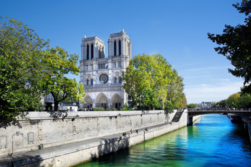 Fototapeta na wymiar Katedra Notre Dame, Paryż, Francja.