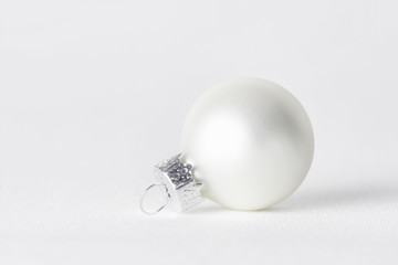 Weihnachtskugel weiss