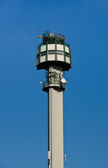 Fototapeta na wymiar Wieża dla telekomunikacji