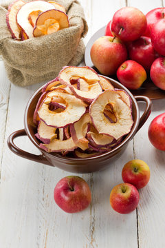 Dried apples