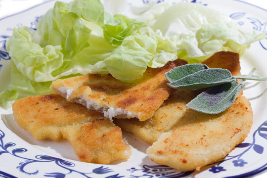 platessa impanata con insalata